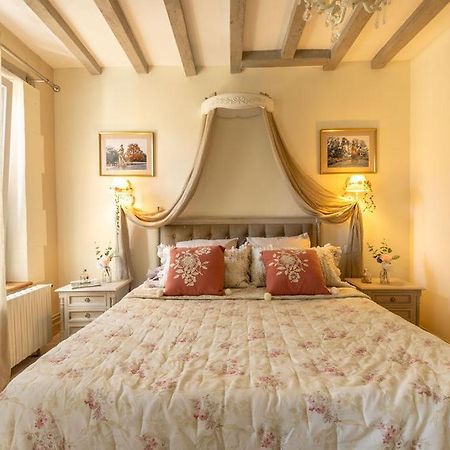 Le Clos Des Roses Chambres Et Tables D Hotes Meusnes Eksteriør bilde